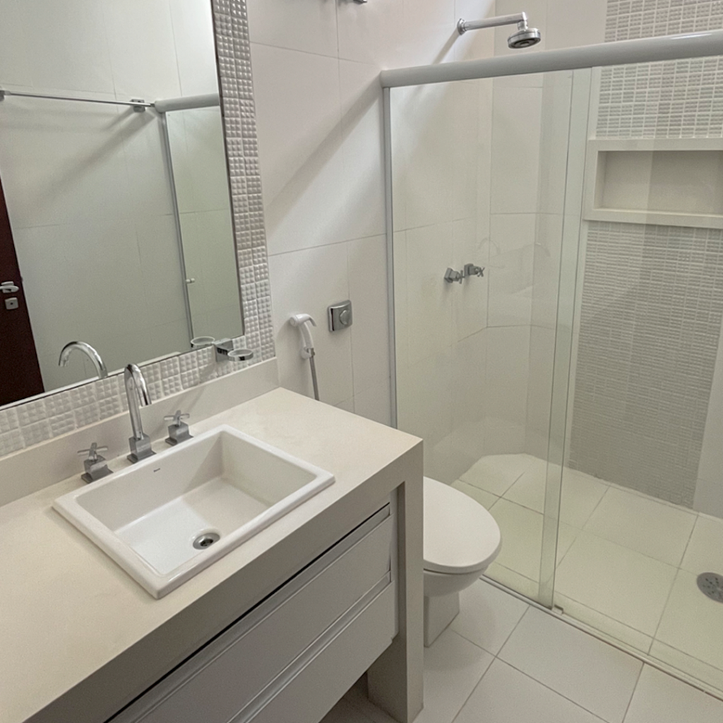 banheiro-corredor-interno
